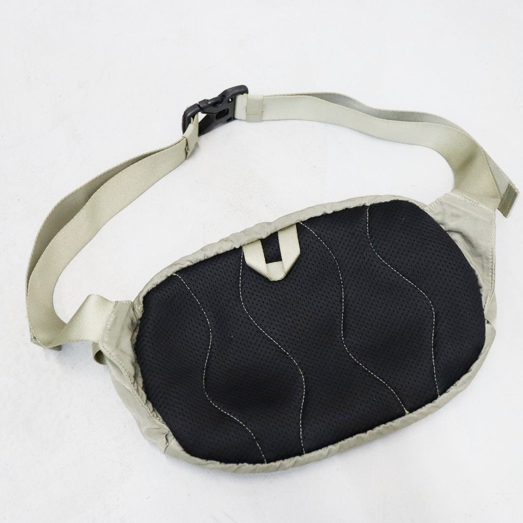 NYLON B LENS CROSSBODY PACK #FALLEN ROCK 356 [21CMAC734A-005269G-26FWP]