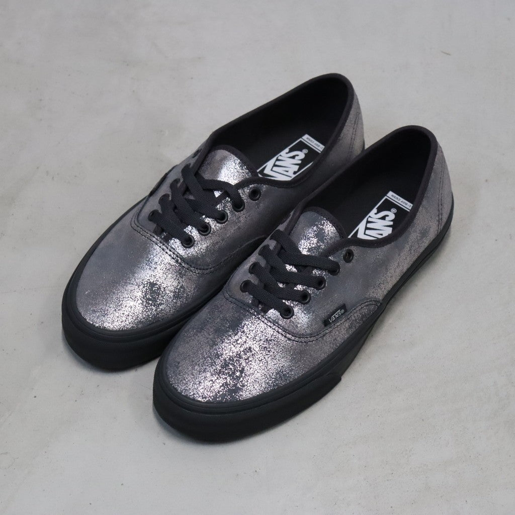 Authentic (Foil Suede Light Grey) #Silver [VN000D6GLTG]
