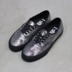Authentic (Foil Suede Light Grey) #Silver [VN000D6GLTG]