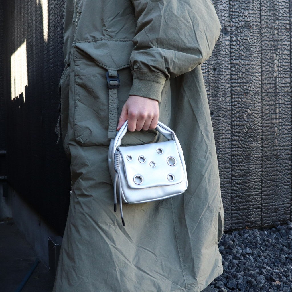 TECH LEATHER EYELET MINI POACH #SILVER [FEL34261B0006]