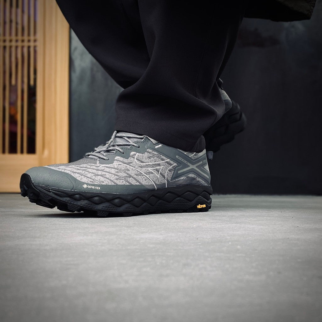 WAVE MUJIN LS GTX #LT-GRAY/GRAY/D-GRAY [D1GA250105]