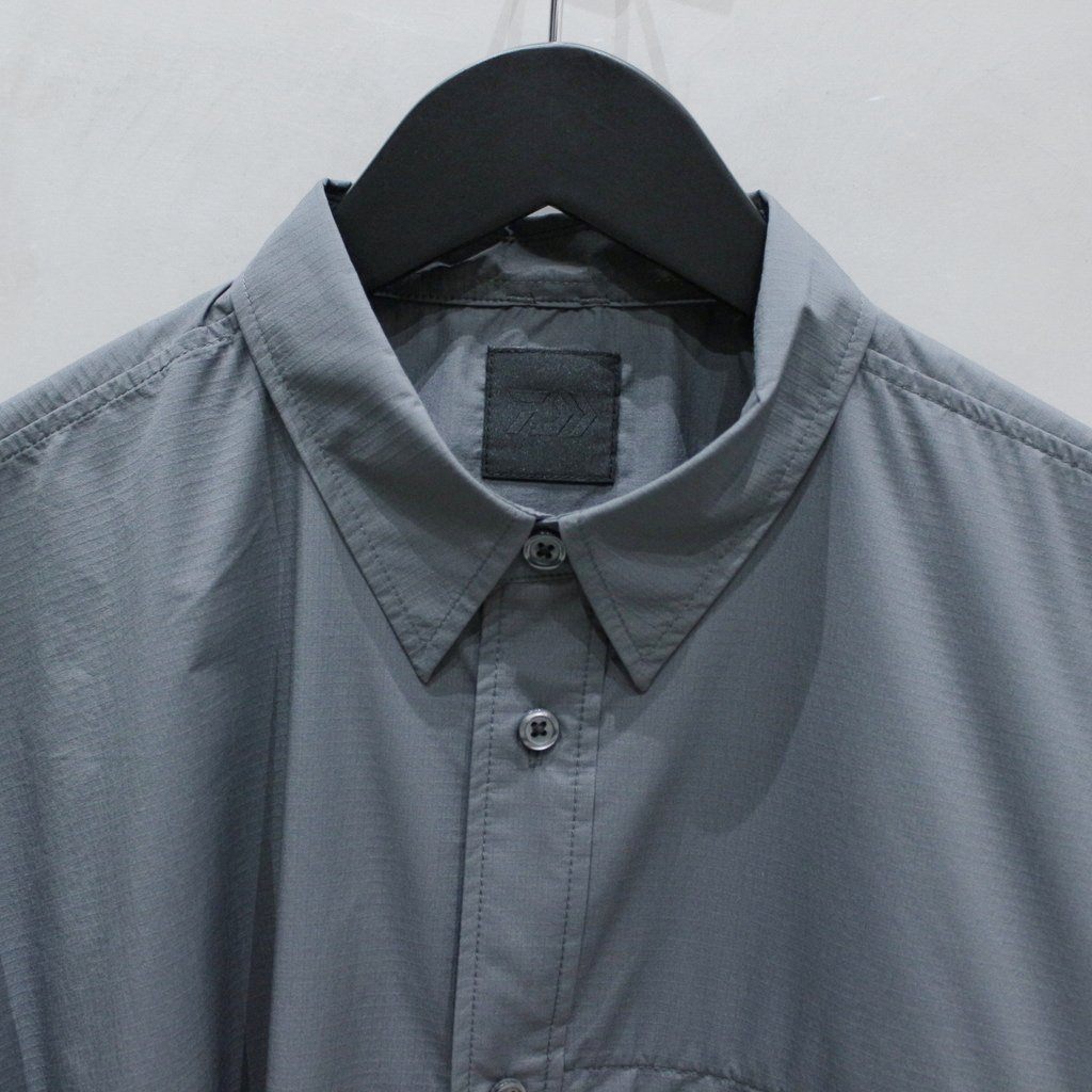 TECH TRAVEL SHIRT #CHARCOAL [BE-64025]