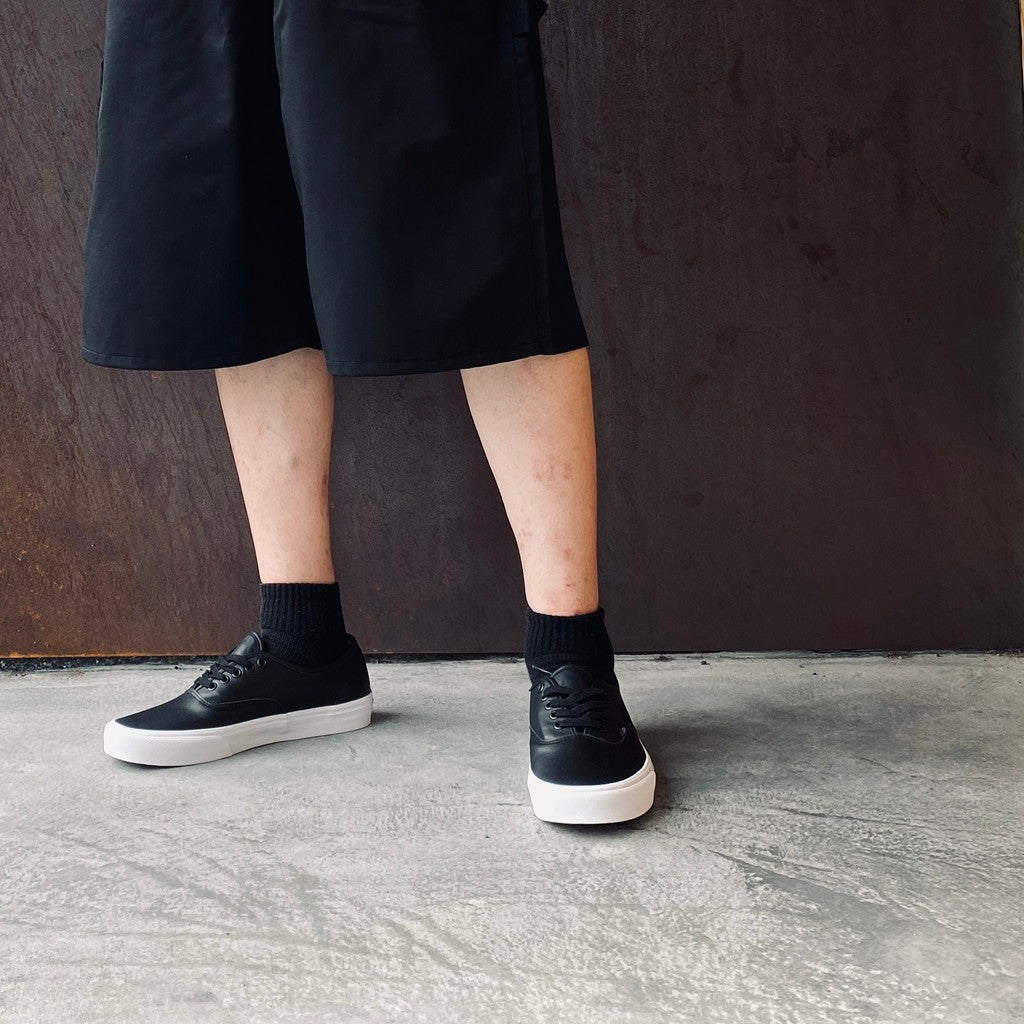 Authentic #LEATHER BLACK/TRUE WHITE [VN000EGABPB]