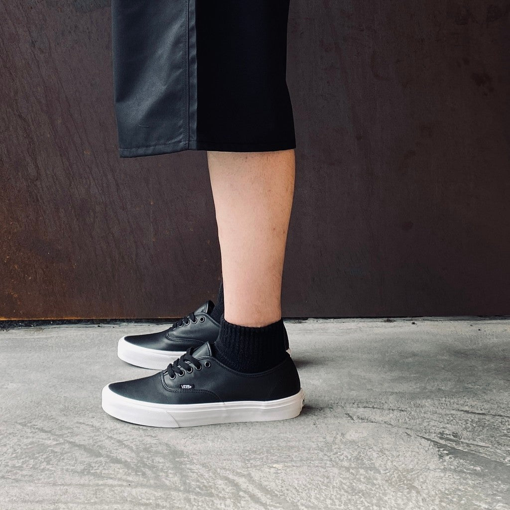 Authentic #LEATHER BLACK/TRUE WHITE [VN000EGABPB]