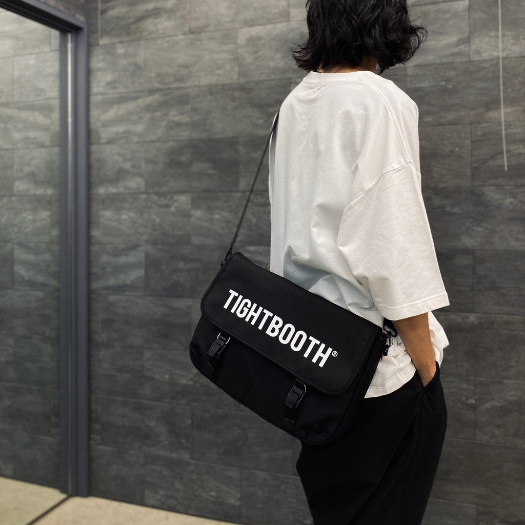 TIGHTBOOTH LOGO SHOULDER BAG タイトブース内側はディバイダー付き 