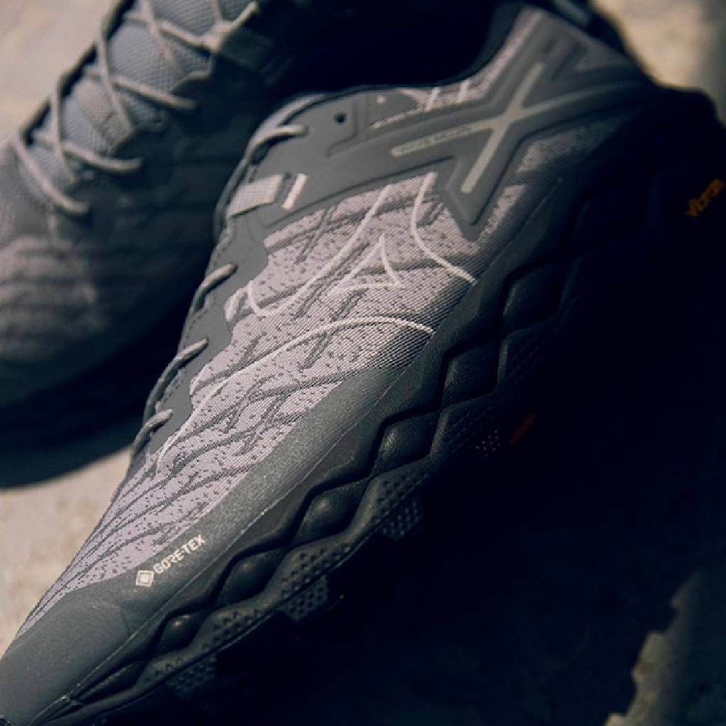 WAVE MUJIN LS GTX #LT-GRAY/GRAY/D-GRAY [D1GA250105]