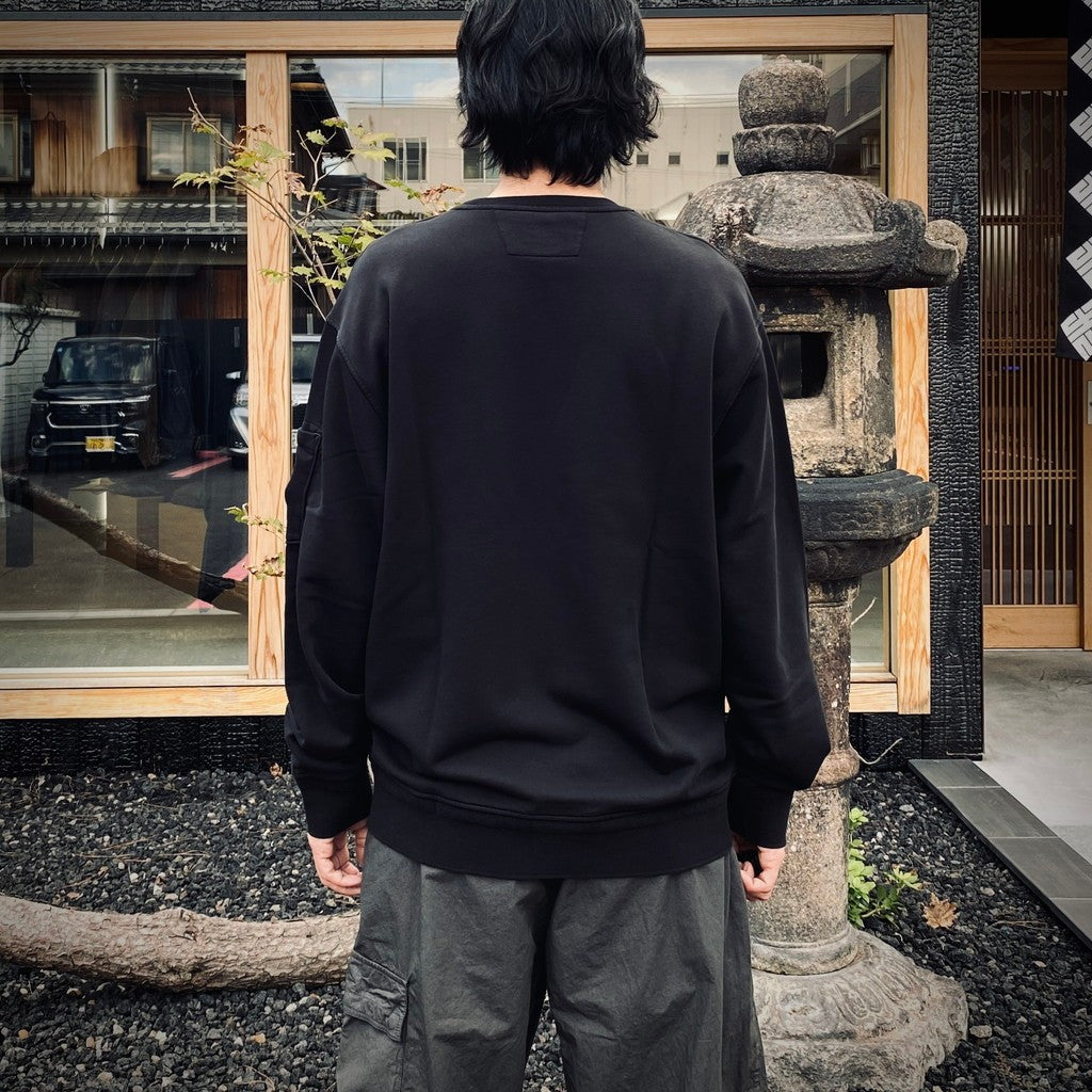 COTTON DIAGONAL FLEECE CREWNECK LENS SWEATSHIRT #BLACK 999 [20CMSS036A-110044G]
