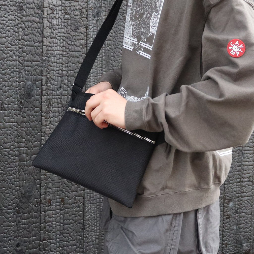 HARD SMALL POCKET BAG #BLACK [CES29G09]