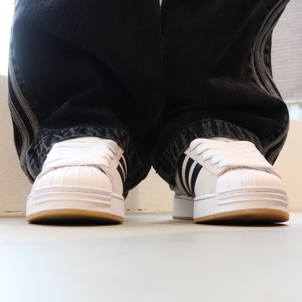 SUPERSTAR ST #クリスタルホワイト/コアブラック/ガム [KI3511]