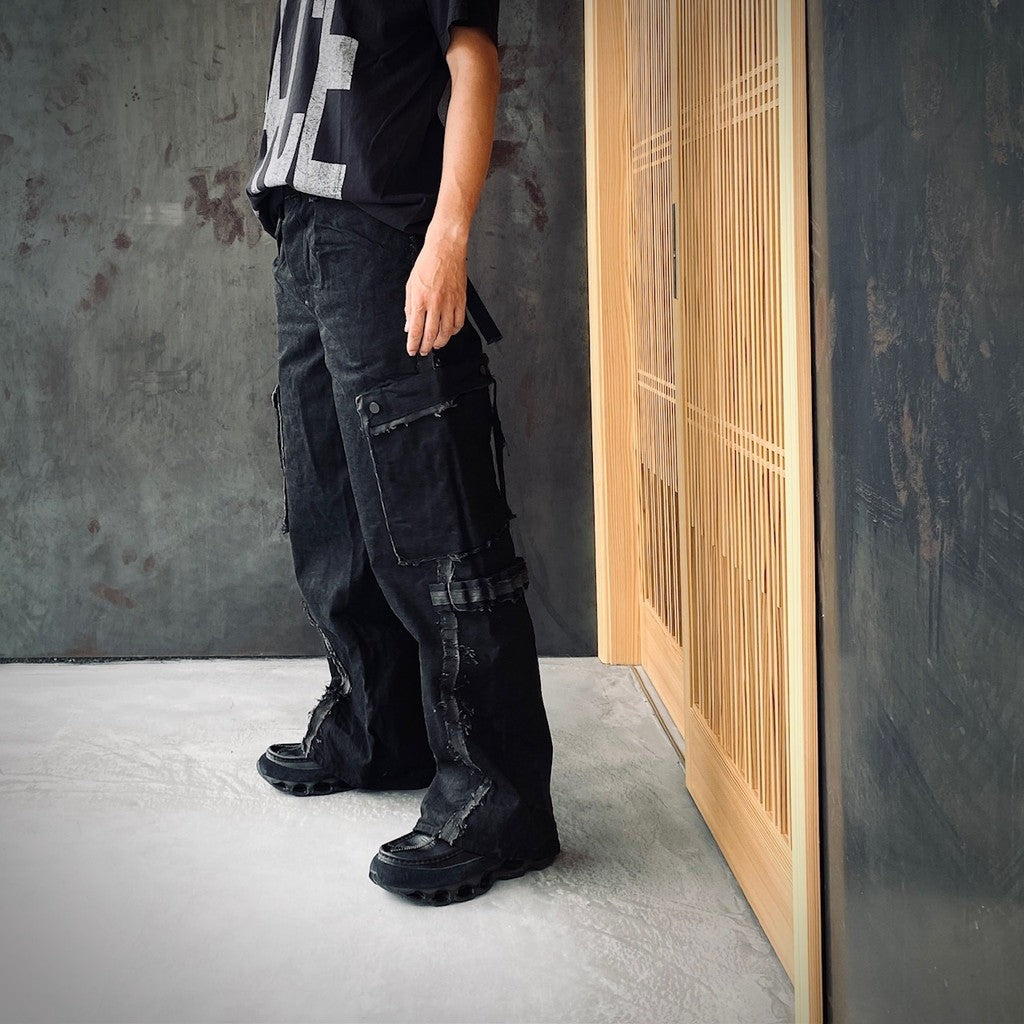Slash Seam Twist Cargo Jeans (NOIR) #AGED BLACK [M-P1-PT21]