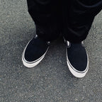 LX Classic Slip-On 98 (CHCKRBRD SIDEWALL BLACK/MARSHMALLOW) #Black/White [VN000E96BPQ]