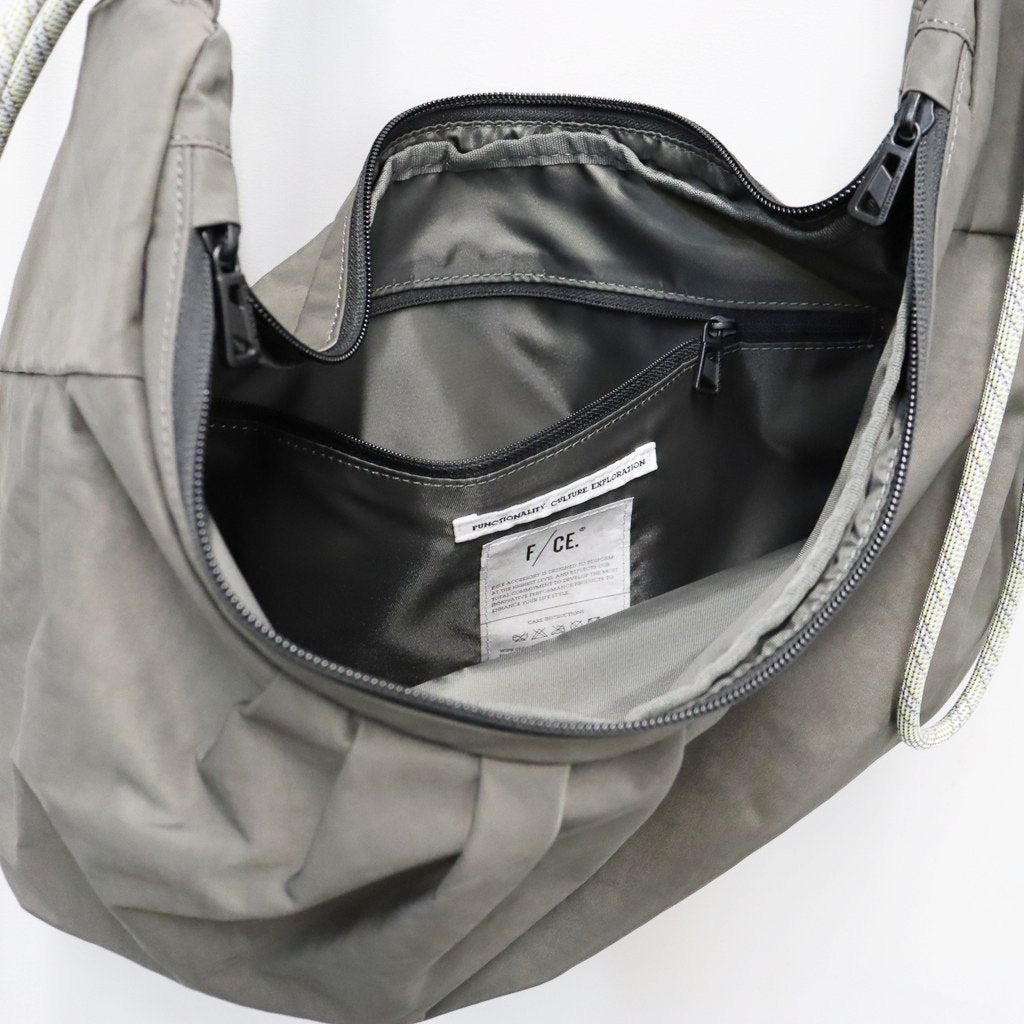 TEXTURED TWILL BODY BAG #CHARCOAL [FTT36262B0007]