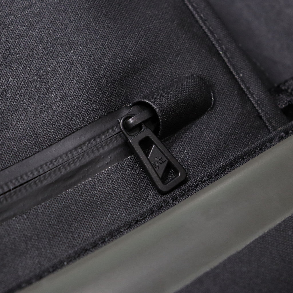 CORDURA 乾式拉鍊後背 #黑色 [FDR30233B0002]