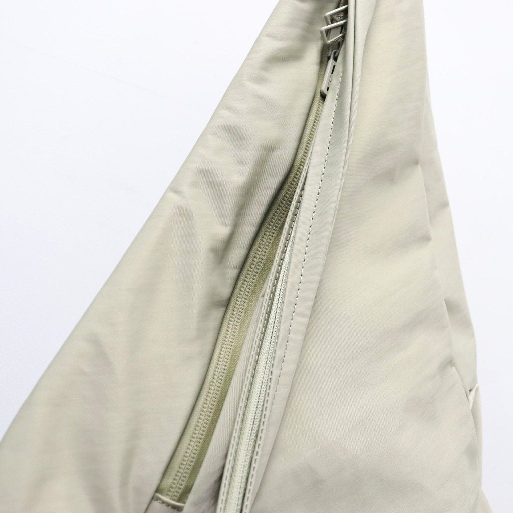 TEXTURED TWILL LAYERED SLINGER BAG #BEIGE [FTT36262B0009]