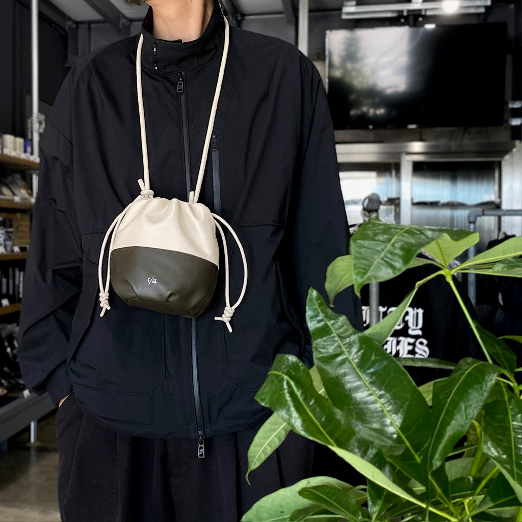 TECH LEATHER DRAWSTRING POCHETTE #IVORY [FLE34241B0001]
