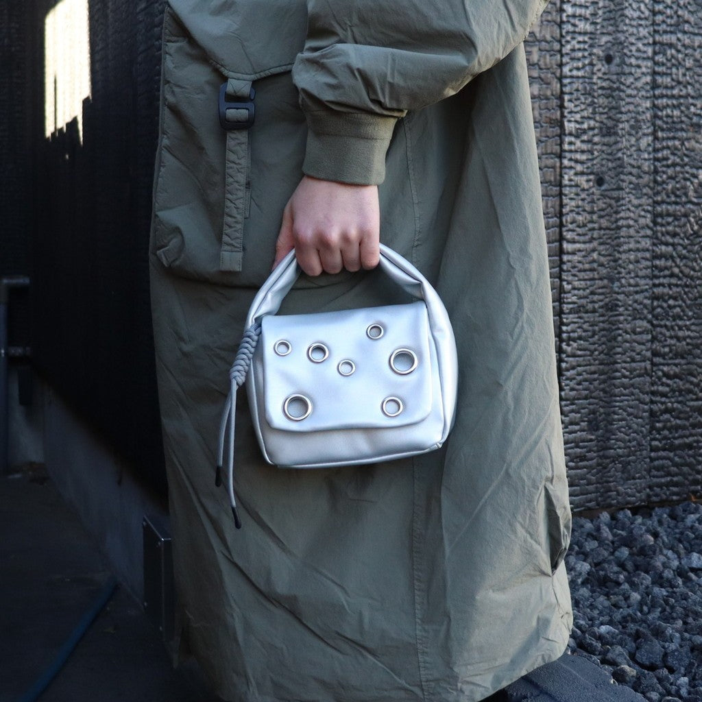 TECH LEATHER EYELET MINI POACH #SILVER [FEL34261B0006]