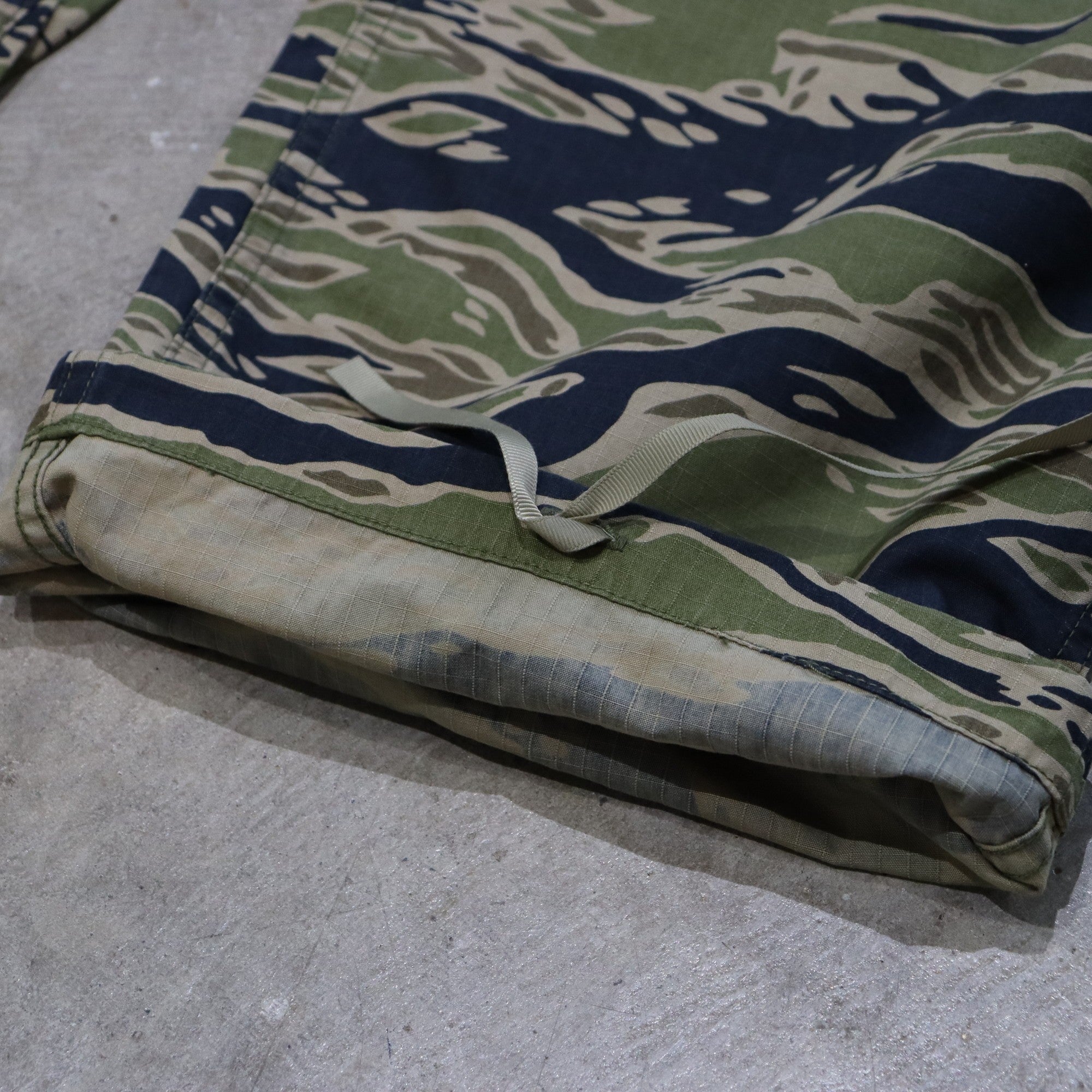 【WACKO MARIA】TIGER CAMO 6 POCKET 31130182_60324057_1000.jpg