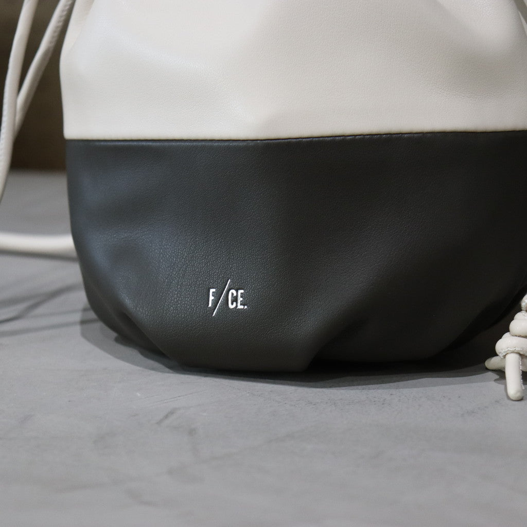 TECH LEATHER DRAWSTRING POCHETTE #IVORY [FLE34241B0001]