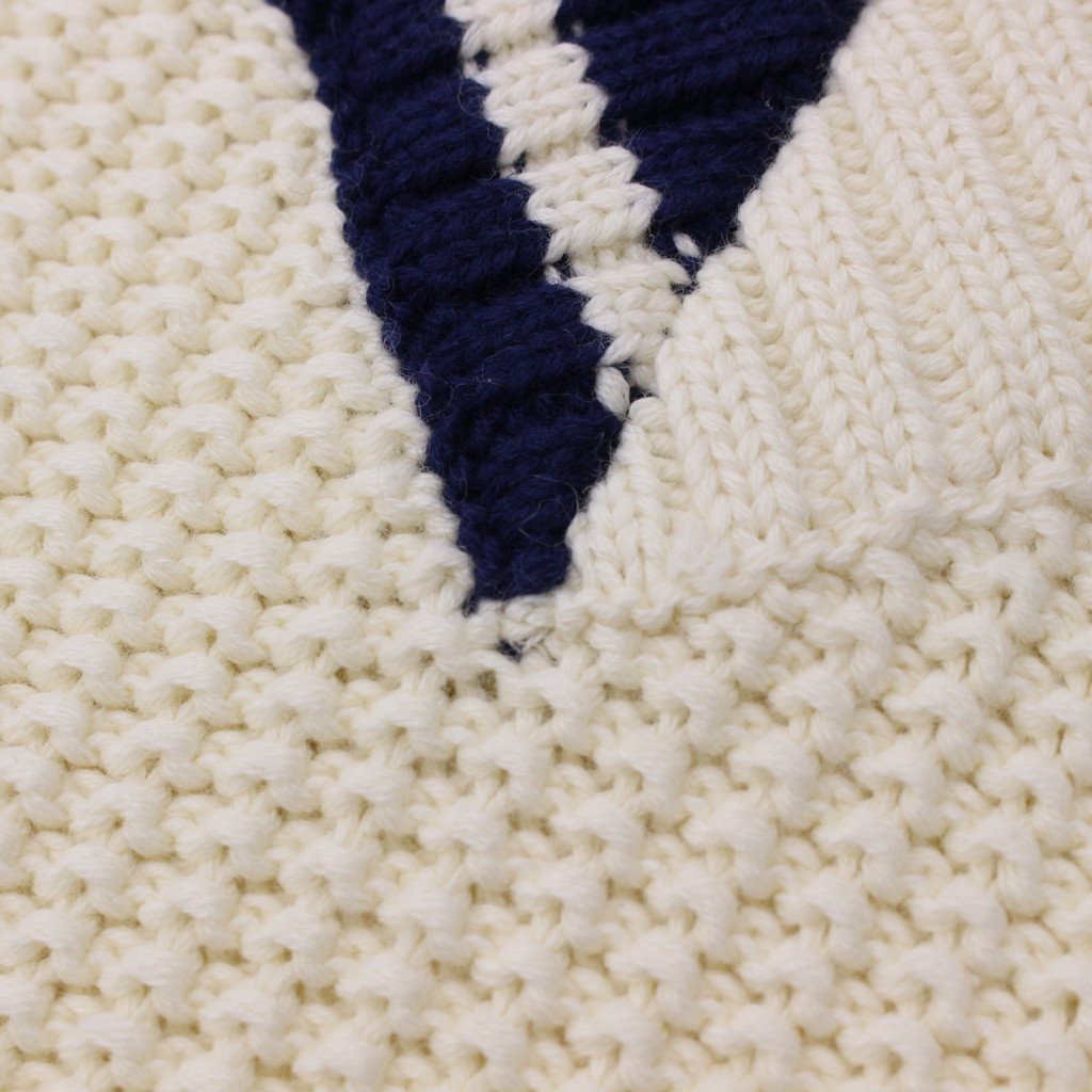 不對稱 V 針織 #白色 [SC2210-KN01]