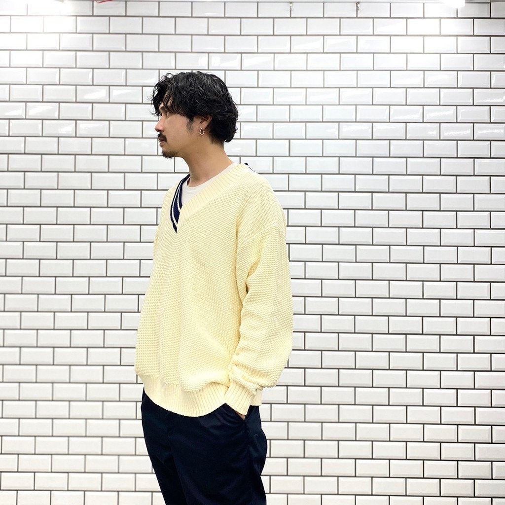 不對稱 V 針織 #白色 [SC2210-KN01]