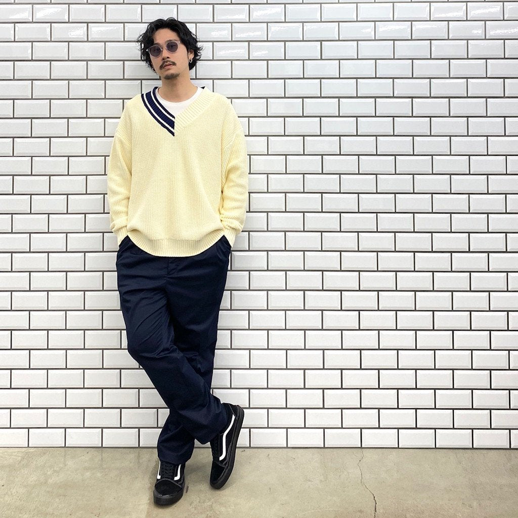 不對稱 V 針織 #白色 [SC2210-KN01]