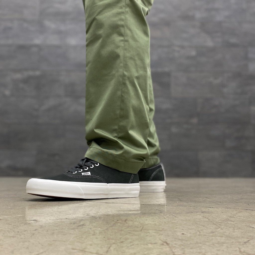 AUTHENTIC VR3-SUEDE UNEXPLORED- #BLACK/WHITE [VN0005UDBKP]