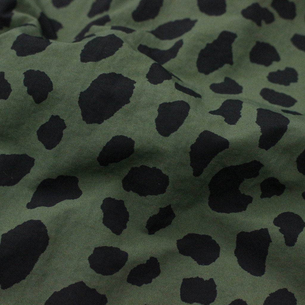 GRAMICCI | LEOPARD TRACK PANTS #KHAKI [GRAMICCI-WM-TP01]