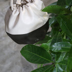 TECH LEATHER DRAWSTRING POCHETTE #IVORY [FLE34241B0001]