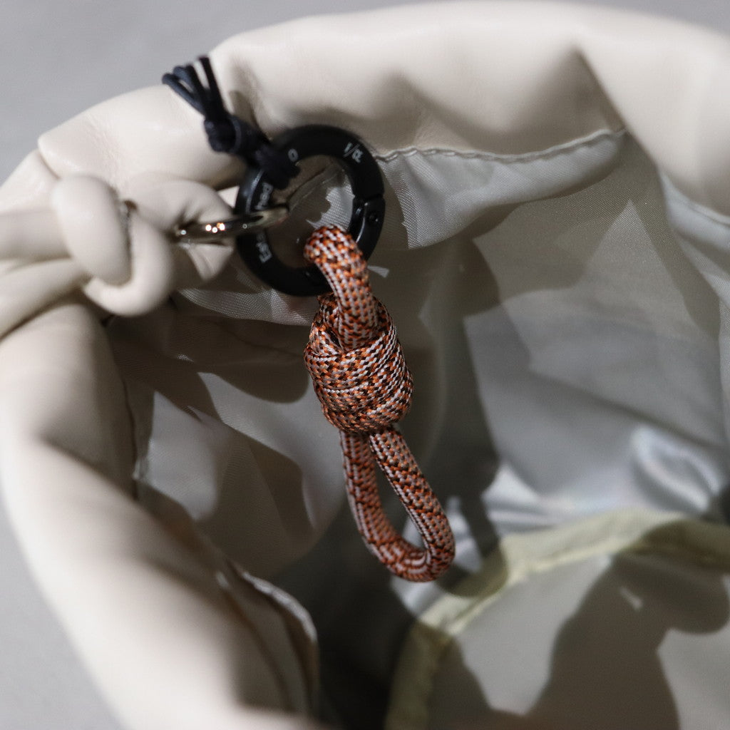 TECH LEATHER DRAWSTRING POCHETTE #IVORY [FLE34241B0001]