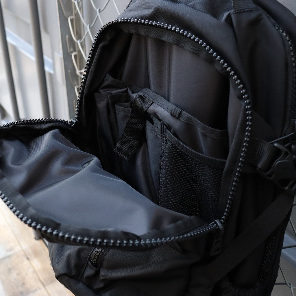 420 re/cor TRAVEL BP #BLACK [FCD30241B0001]