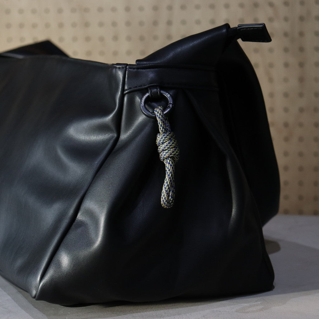 科技皮革報紙包#黑色 [FLE36241B0001]