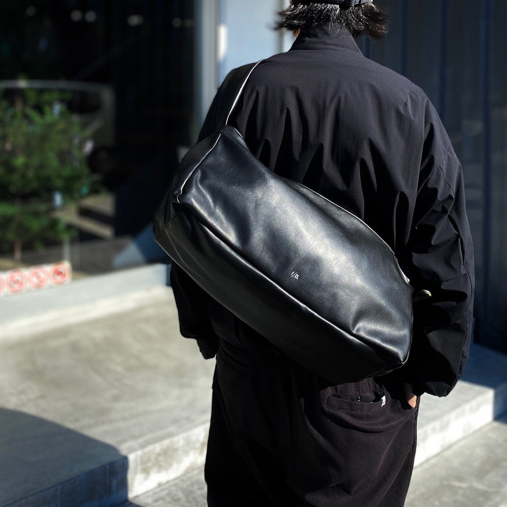 TECH LEATHER NEWSPAPER BAG #BLACK [FLE36241B0001] – cocorozashi