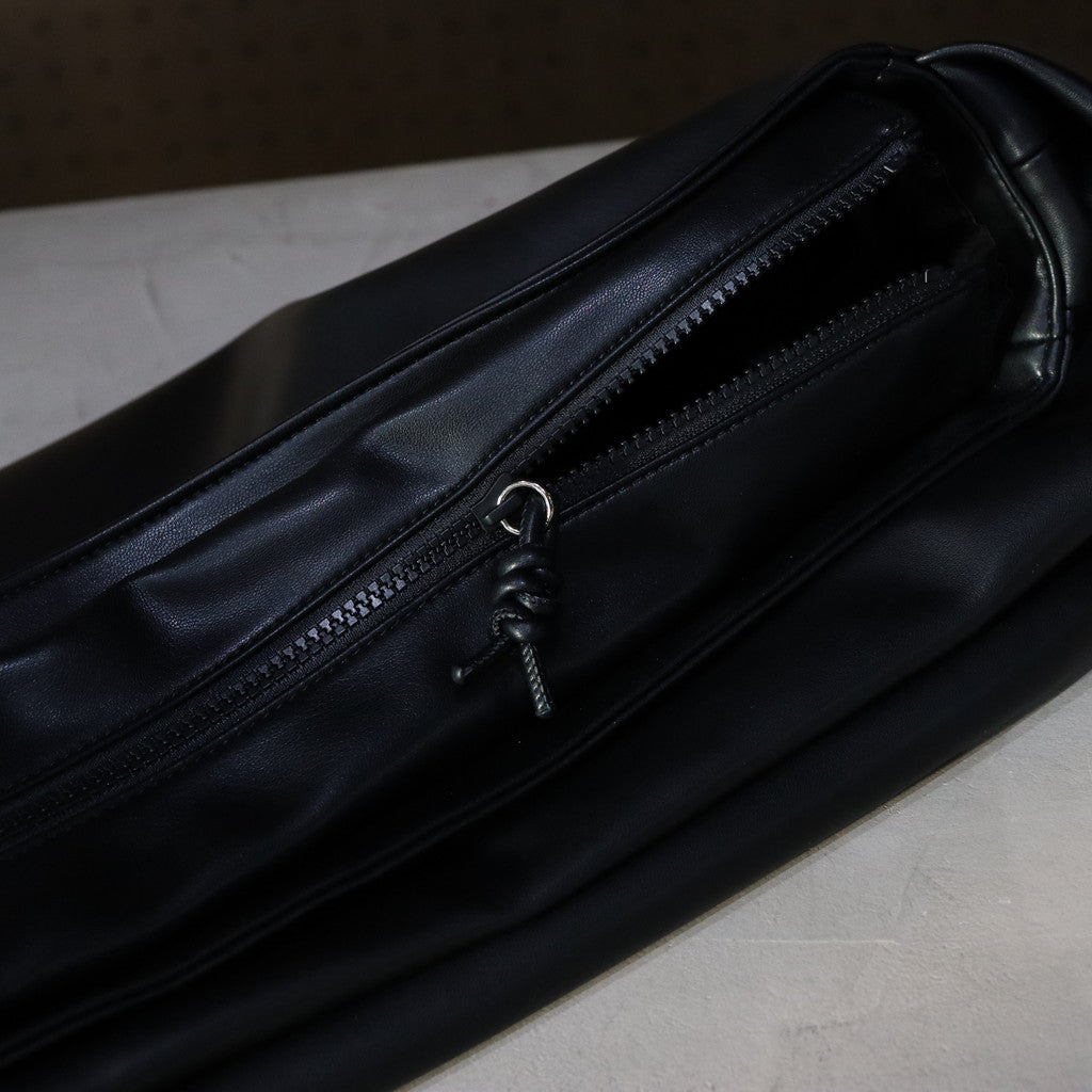 科技皮革報紙包#黑色 [FLE36241B0001]