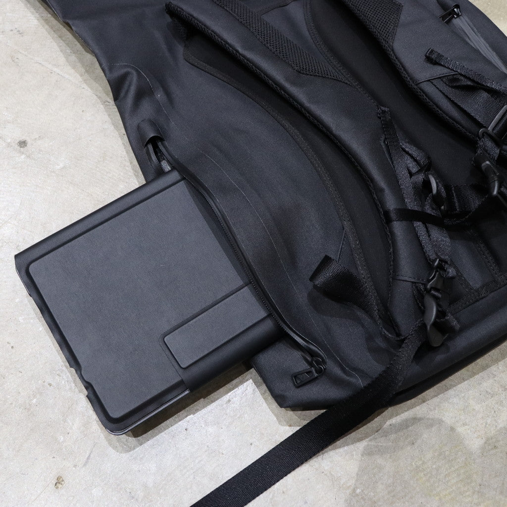 CORDURA 乾式拉鍊後背 #黑色 [FDR30233B0002]