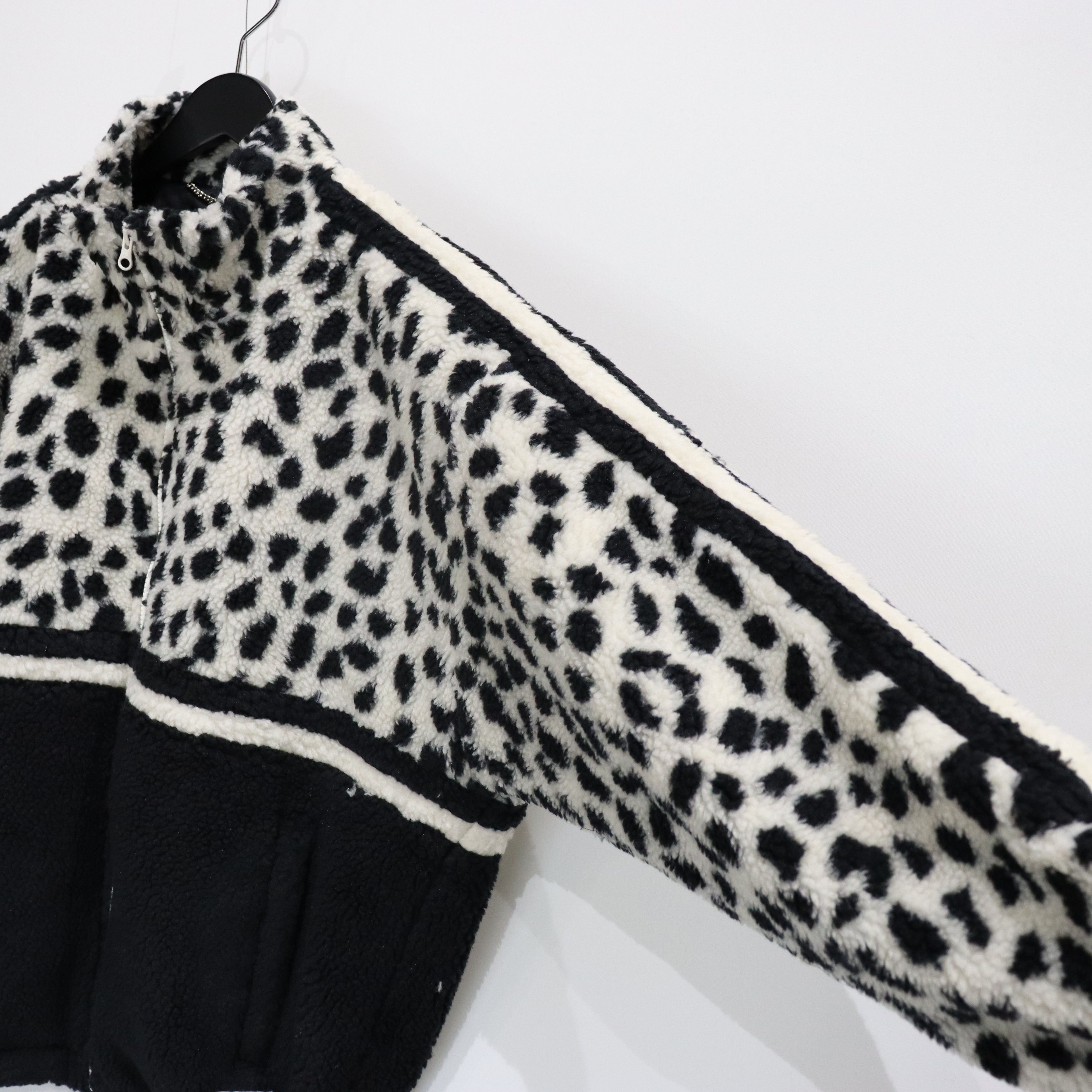 LEOPARD BOA TRACK JACKET #OFFWHITE [23FW-WMO-TJ01]