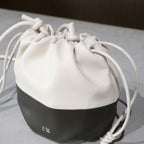 TECH LEATHER DRAWSTRING POCHETTE #IVORY [FLE34241B0001]