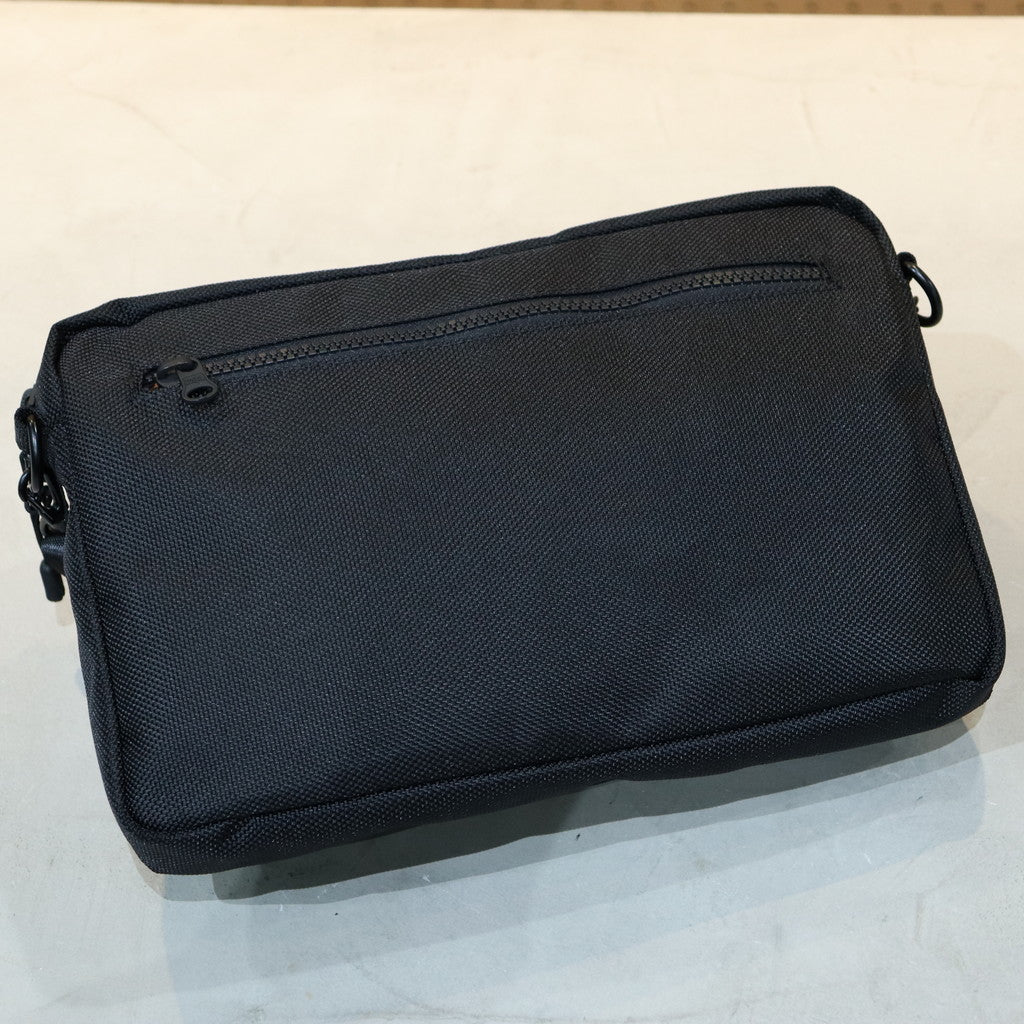 TRIPLE POCKET SACOCHE #BLACK [FW23-A03]