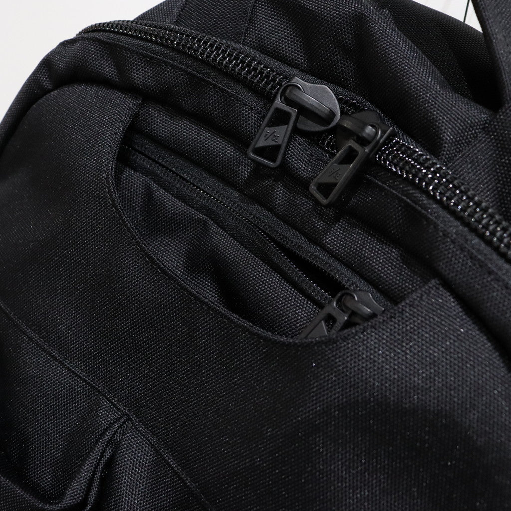 950 DAYPACK #BLACK [FNI31232B0001]